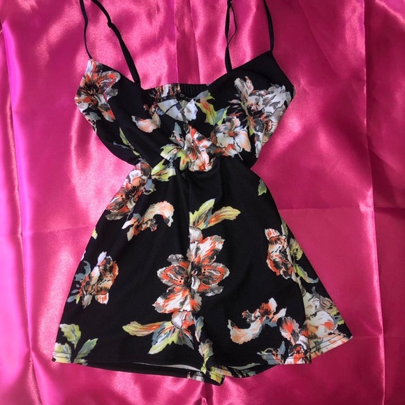 Boohoo Petite Pants - Floral Romper 🌺